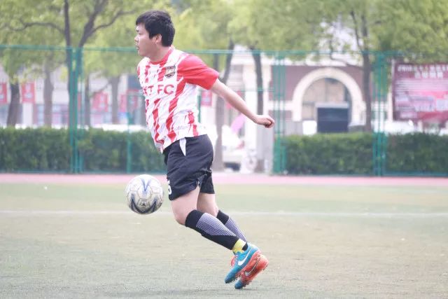 哈特21+15恩比德空砍34+11 尼克斯险胜76人2-0
